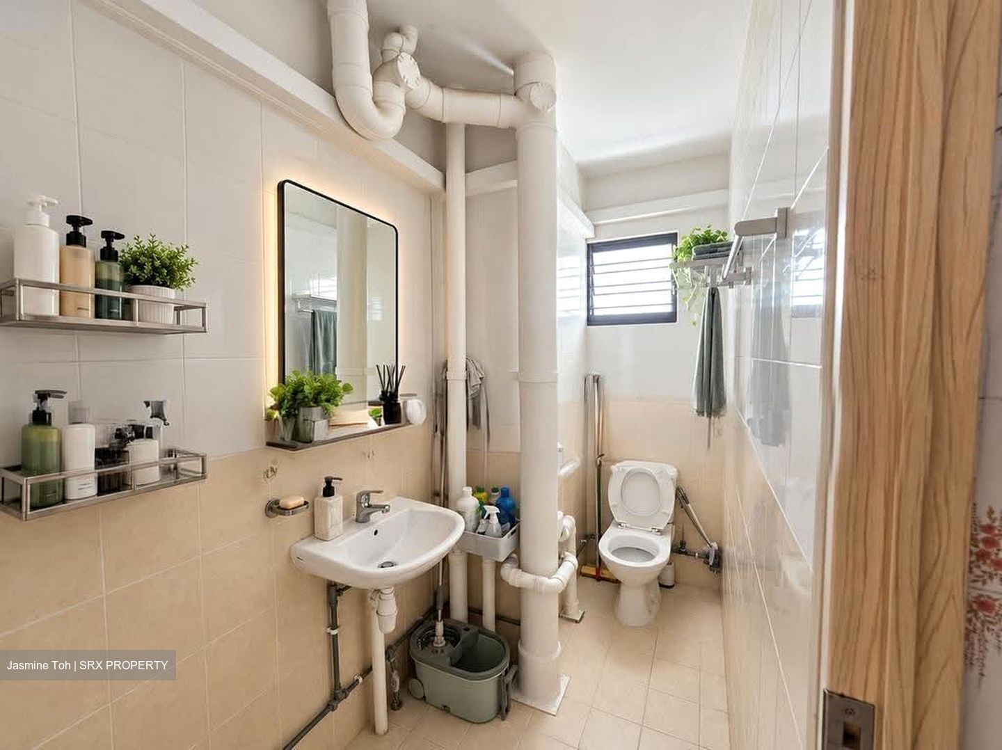 Blk 327 Jurong East Street 31 (Jurong East), HDB Executive #628376191